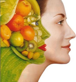 La vitamina C y el colágeno. Las mejores fuentes de vitamina C son las frutas